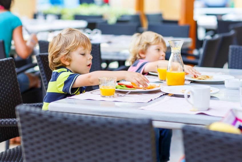 eating out with kids