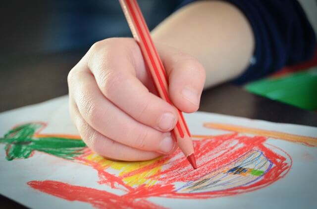 a child creating art